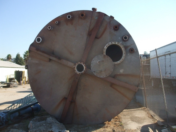 20,000 gallon stainless steel cone bottom tank